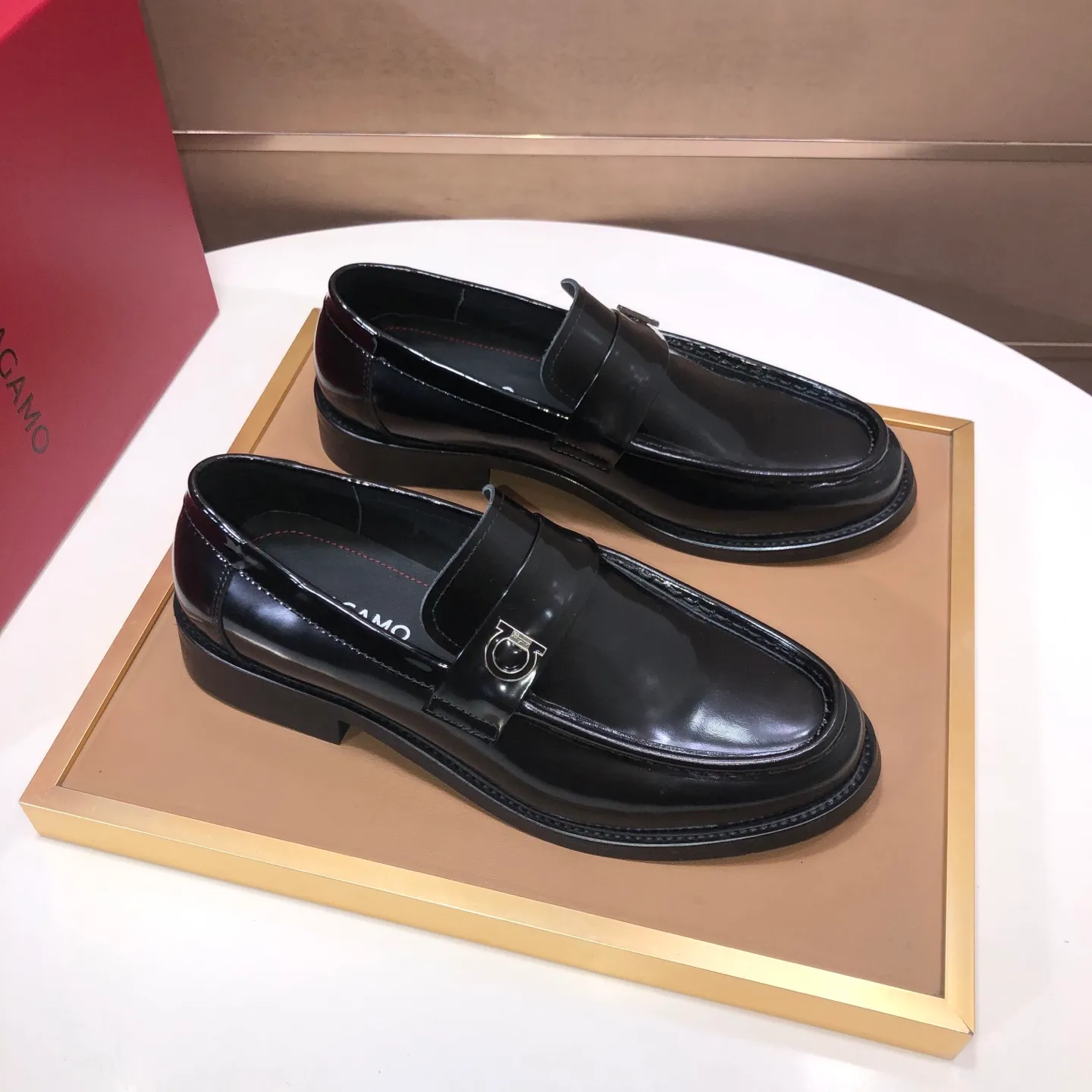 Men's shoes 💰540💰 [Ferragamo/Ferragamo] The latest model from the counter. Original imported high-quality cowhide with open sides + imported 🐂 cowhide lining + original luxury metal buckle + original combination outsole. Comparison is stress-free 38–45 (45 is custom-made and cannot be returned or exchanged)
